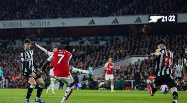 关于曼联将挑战阿森纳，抢夺积分领跑位置的信息