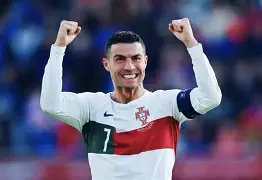 九州娱乐官方网站登录入口（九州娱乐体育、真人、游戏）-包含葡萄牙队员C罗王者归来，打响晋级四强的第一枪的词条